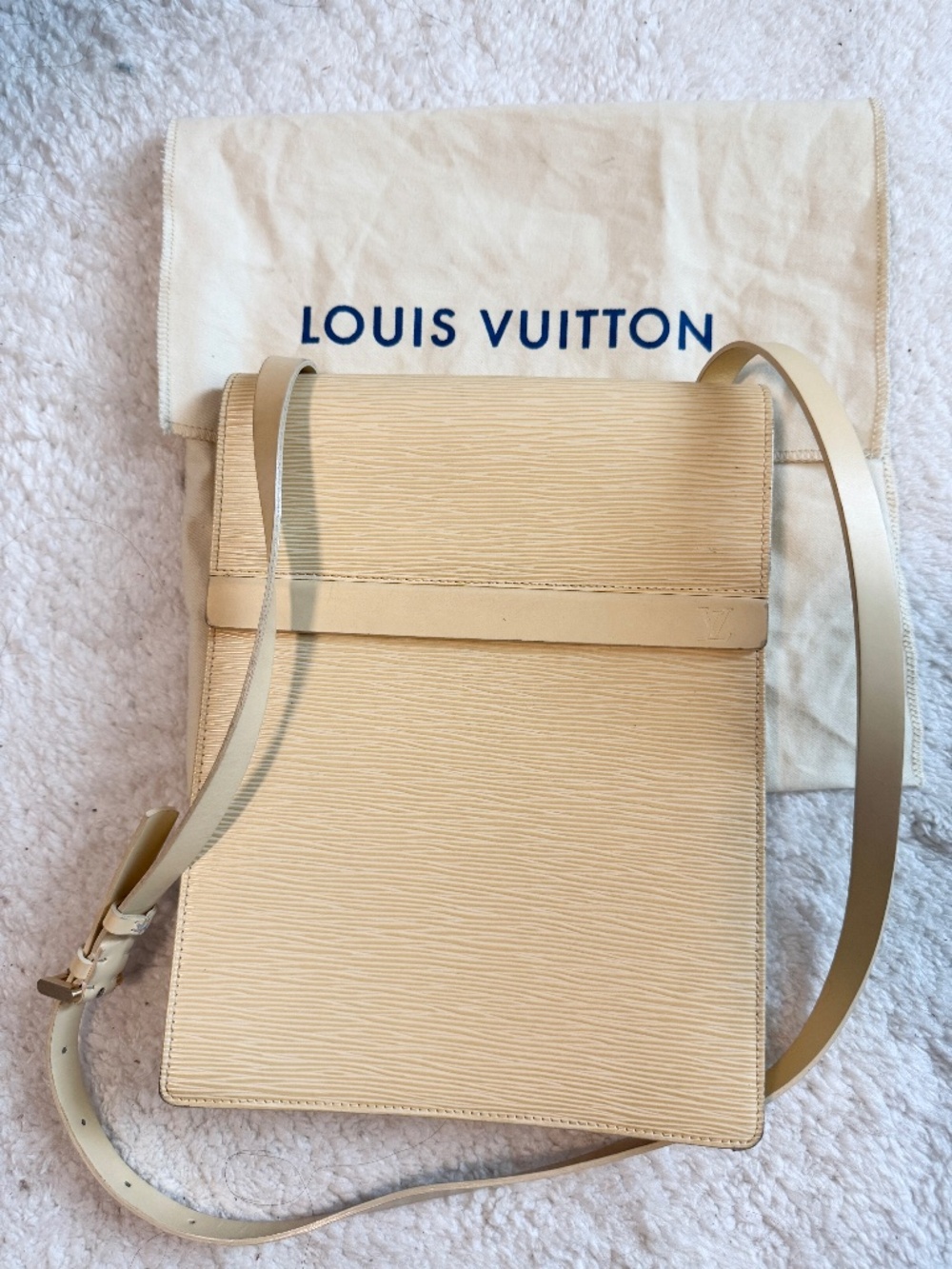 Louis Vuitton Epi  Shoulder Bag
